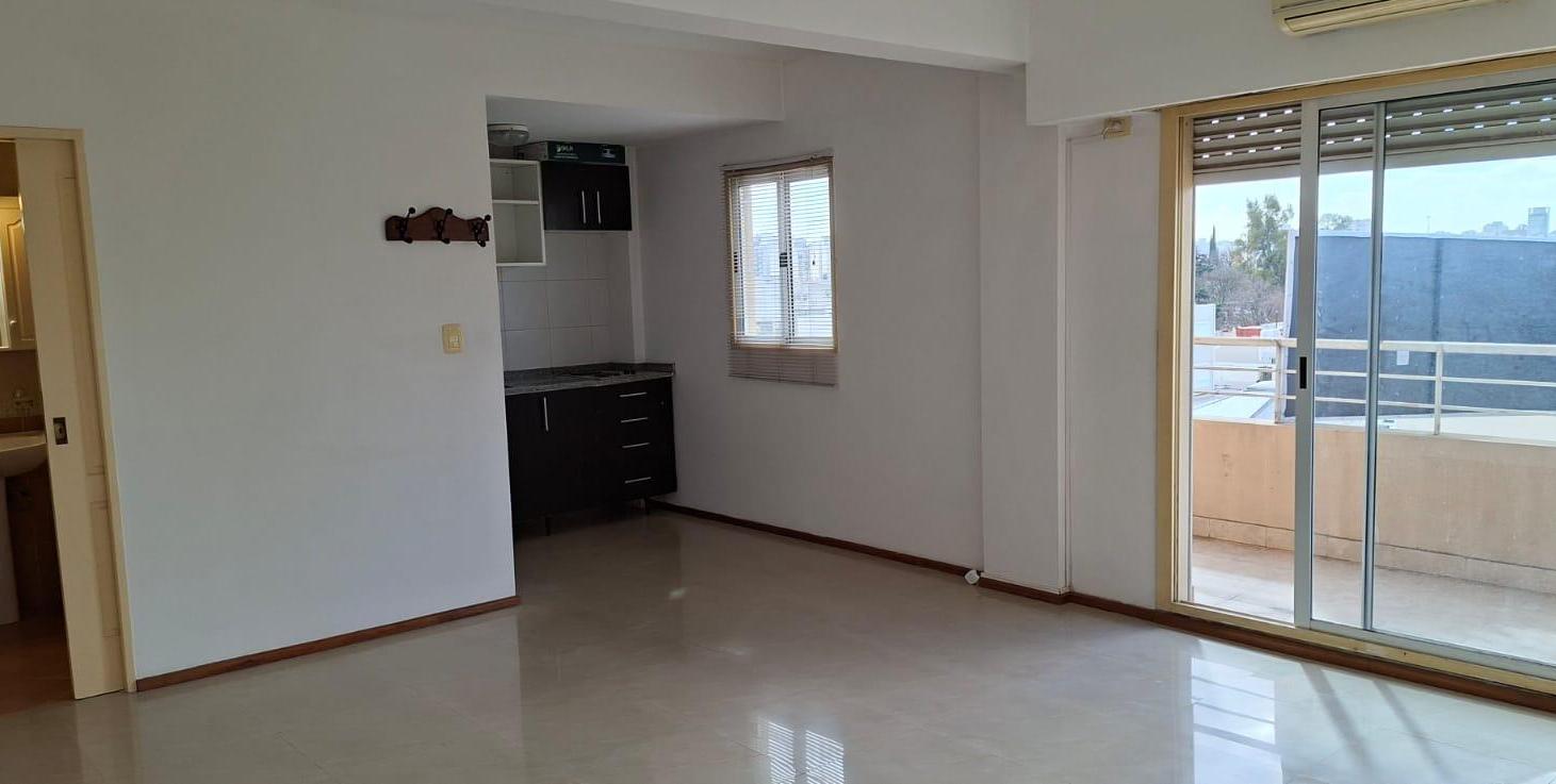 Foto de Departamento 1 ambiente con balcón al frente en Villa Pueyrredón, imagen 4