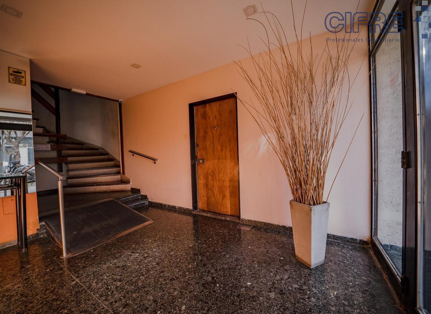 Foto de Departamento en PB de 1 ambiente y medio, cocina separada y pequeño, imagen 3