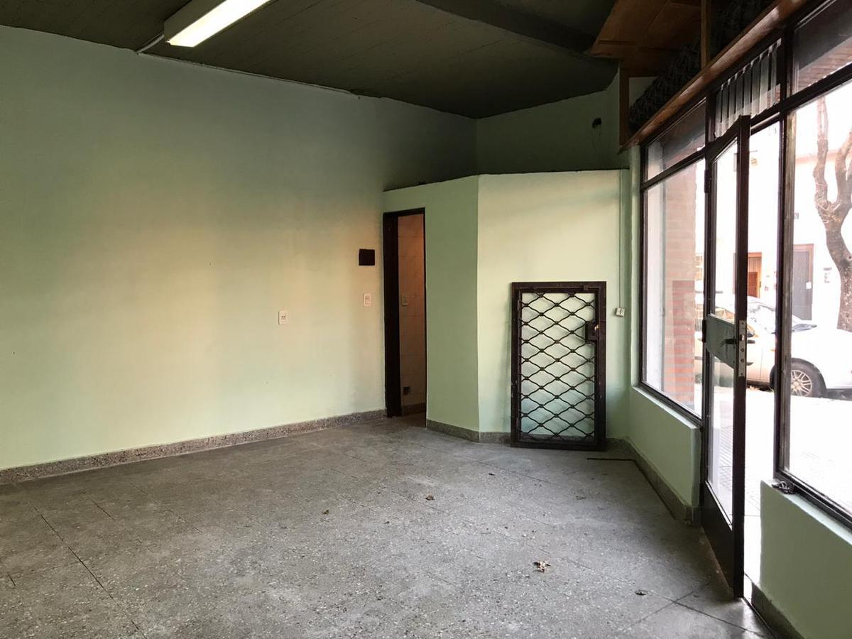 Foto de Local en alquiler en Villa Pueyrredón en esquina sin columnas. sin, imagen 3