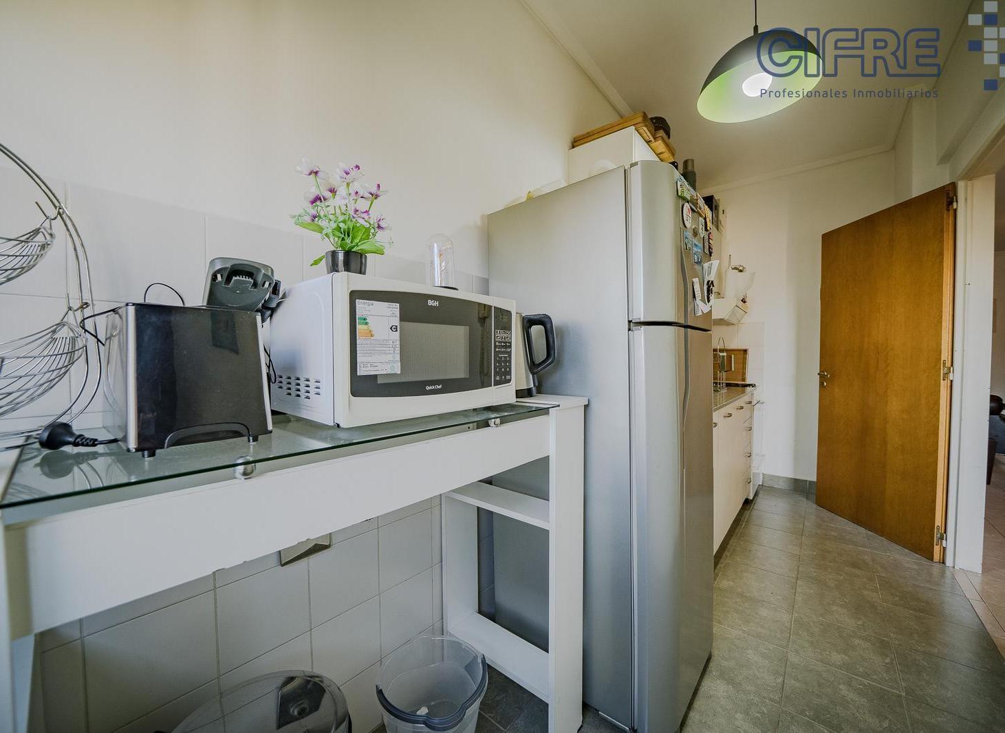 Foto de Departamento 2 ambientes con balcón y cochera fija en Villa Pueyrredón., imagen 4
