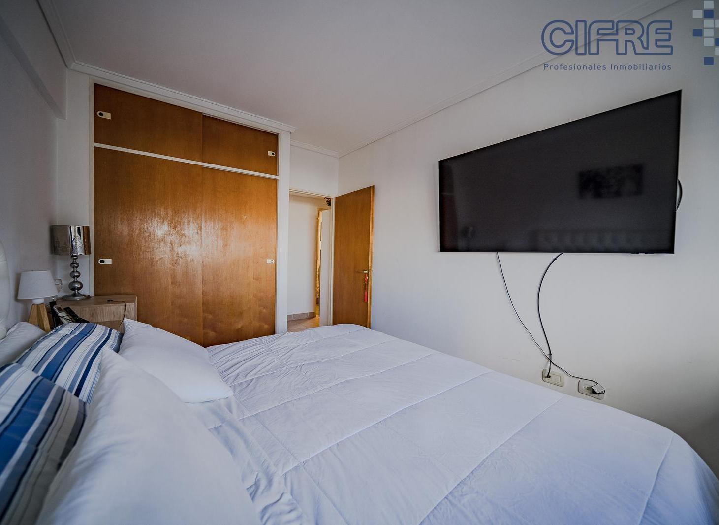 Foto de Departamento 2 ambientes con balcón y cochera fija en Villa Pueyrredón., imagen 2