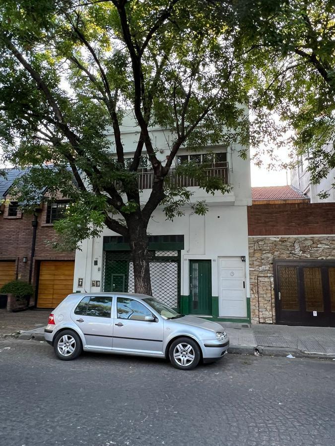 Foto de Hermoso PH 3 ambientes balcón corrido al frente, terraza y quincho con, imagen 3