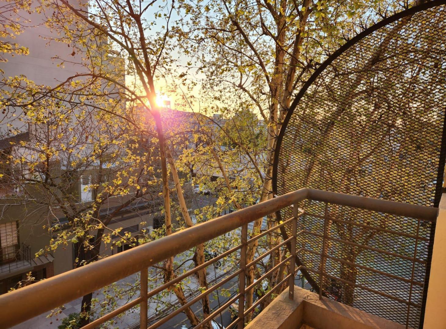 Foto de Departamento de 2 ambientes al frente con amplio balcón, muy luminoso., imagen 5