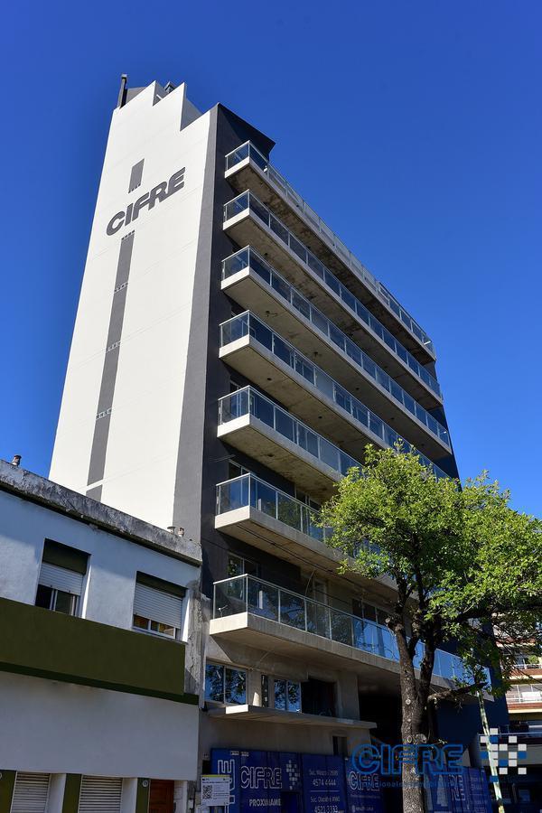 Foto de Departamento de 3 ambientes a la venta, al frente con balcón corrido., imagen 3
