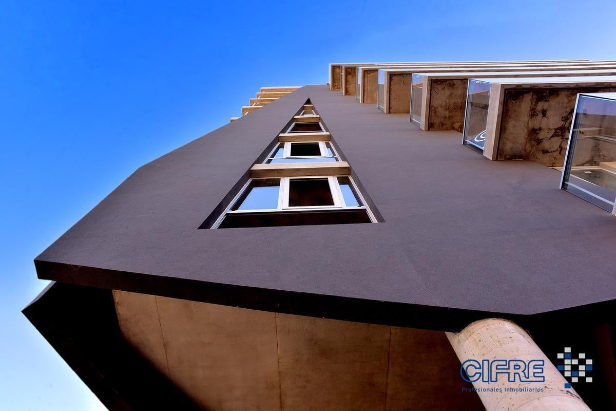 Foto de Departamento de 3 ambientes a la venta, al frente con balcón corrido., imagen 2