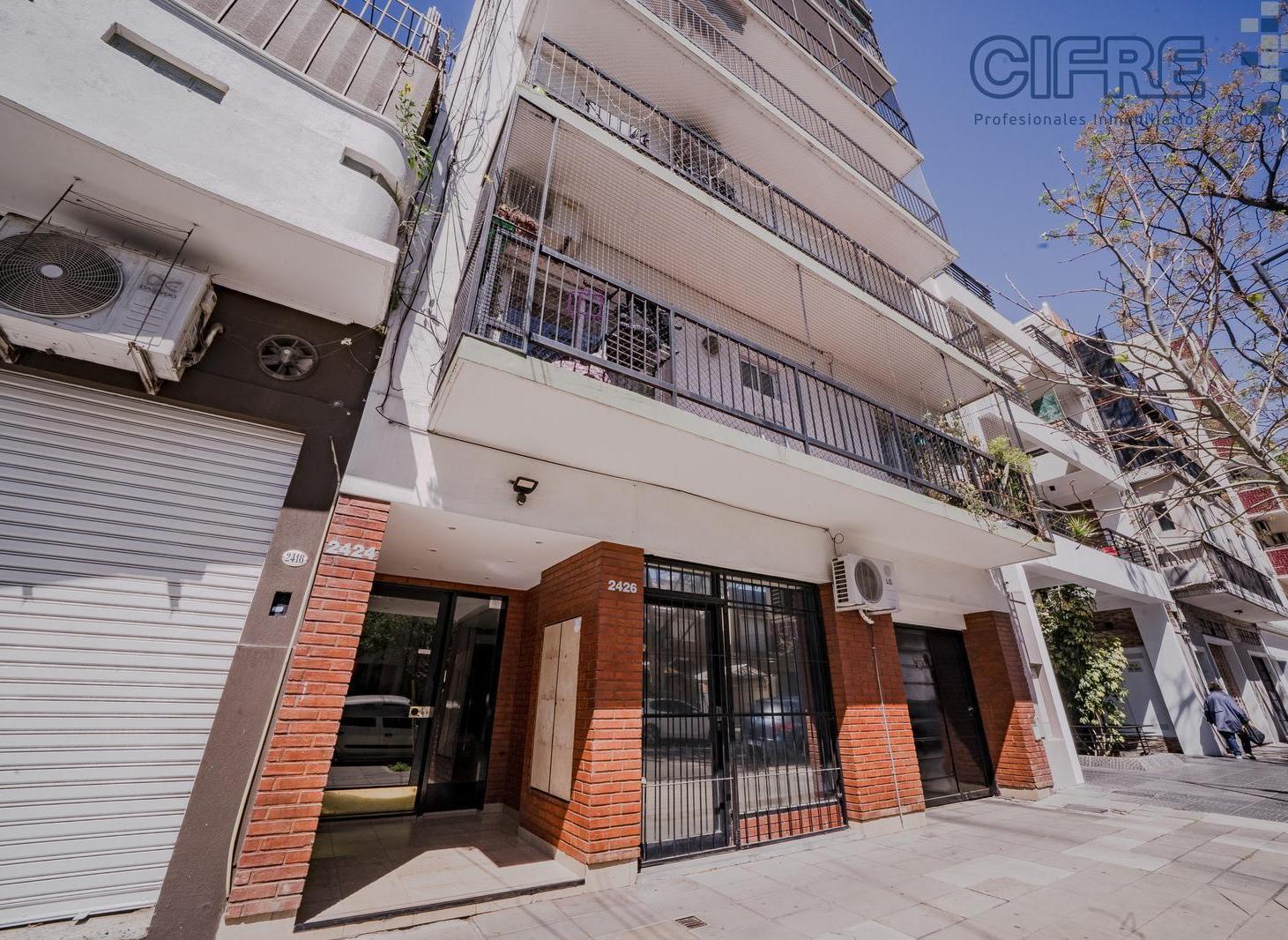 Foto de Mono ambiente con placard y cocina separada en Villa Pueyrredon., imagen 3