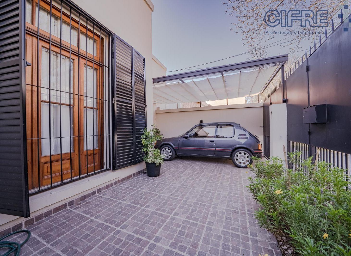 Foto de PH al frente de 5 ambientes 3 baños con garage patio terraza y parrilla, imagen 4