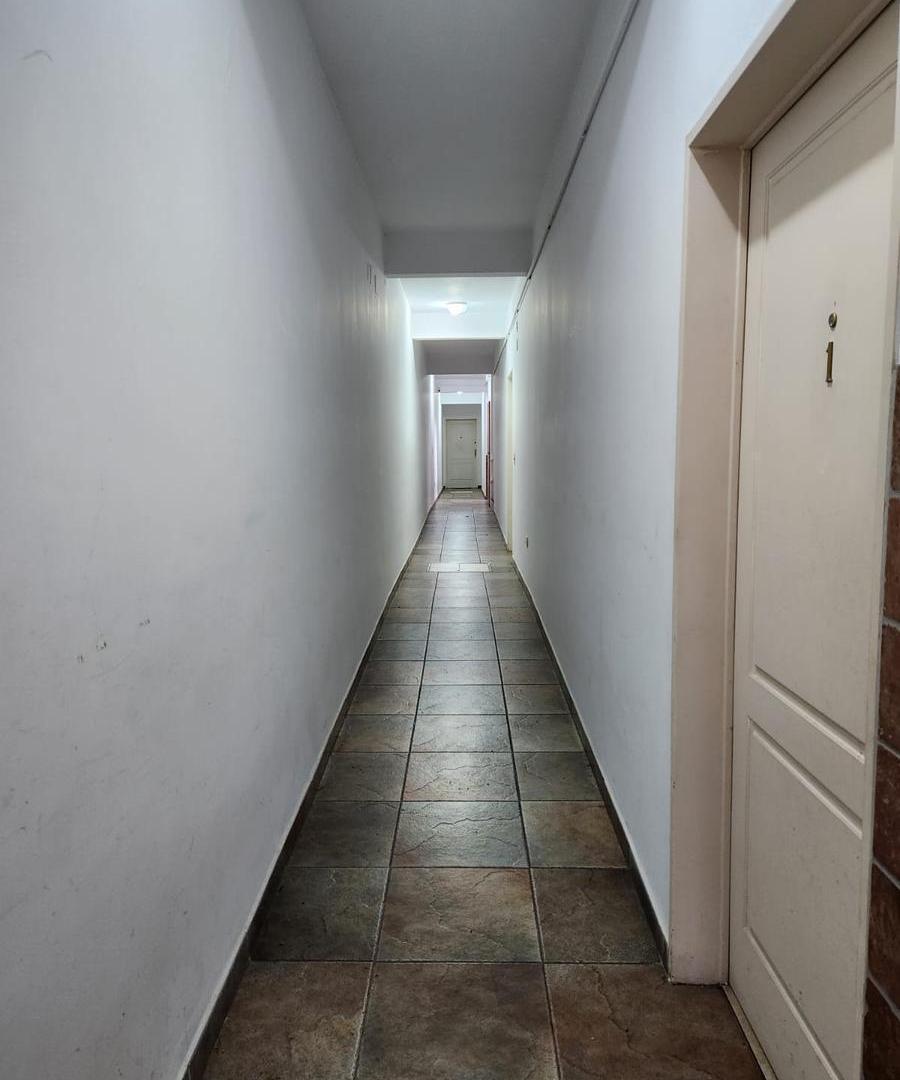 Foto de PH de 3 ambientes en 1er piso por escalera con terraza propia., imagen 2