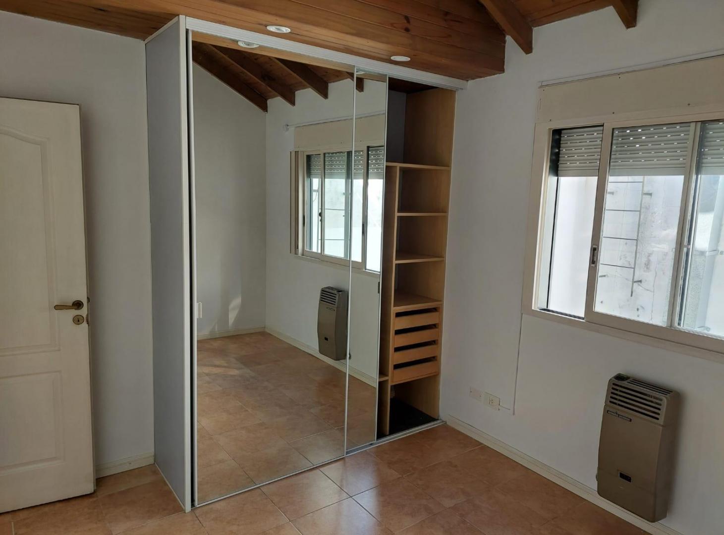 Foto de PH 3 ambientes amplios por escalera Sin expensas Impecable !!!!!, imagen 5