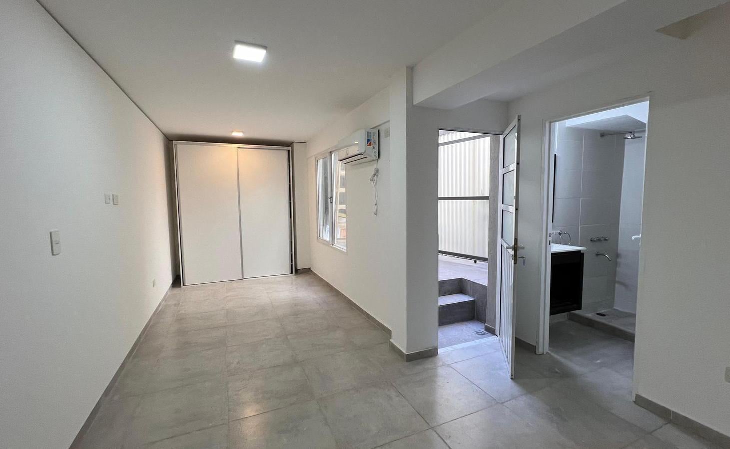 Foto de PH de 1 ambiente divisible en Planta baja con patio, incluye aire, imagen 2