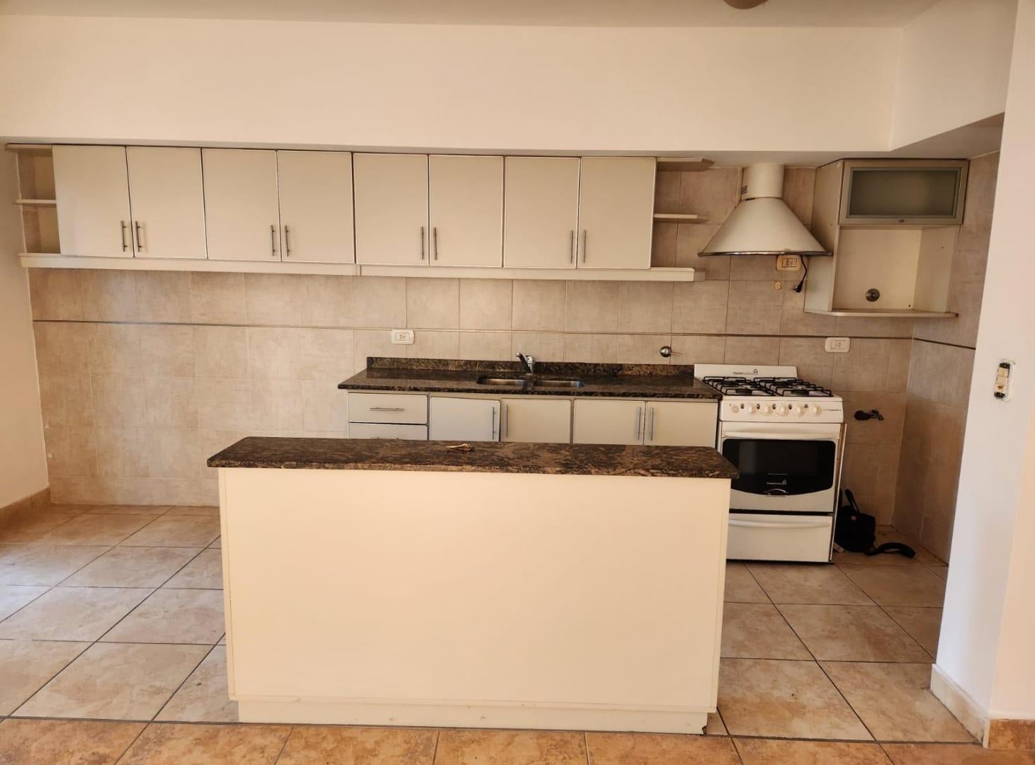 Foto de Departamento de 2 ambientes al frente con amplio balcón, muy luminoso., imagen 4
