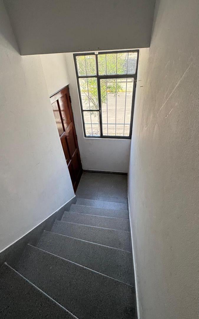 Foto de PH de 3 ambientes al frente con entrada independiente en 1er piso por, imagen 3