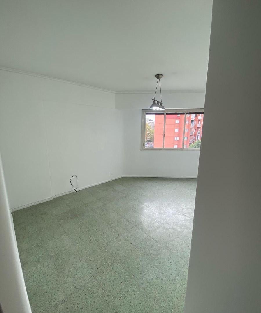 Foto de EXCELENTE UBICACION! Departamento en Villa del Parque de 2 ambientes, imagen 3