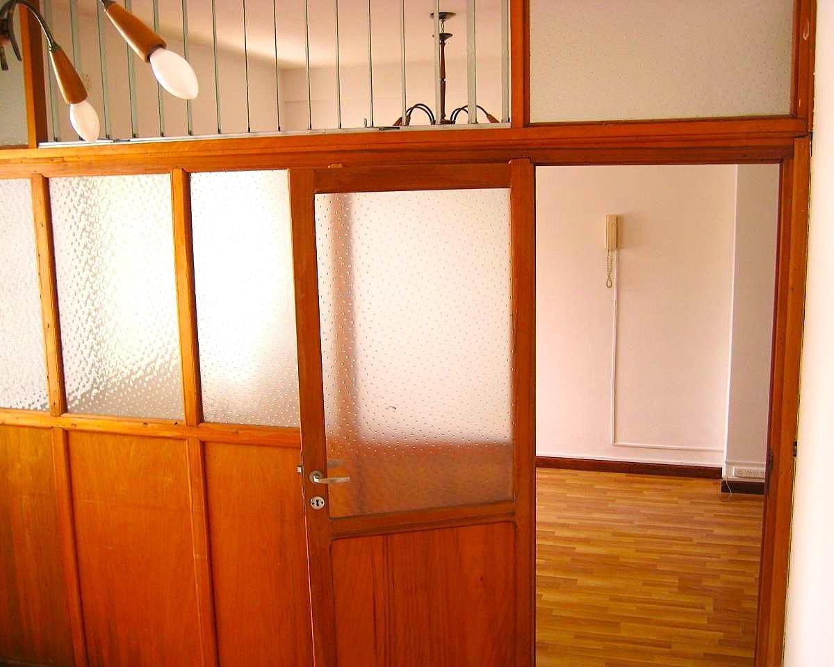 Oficina de 22 m² dividida en 2 espacios muy amplios.
