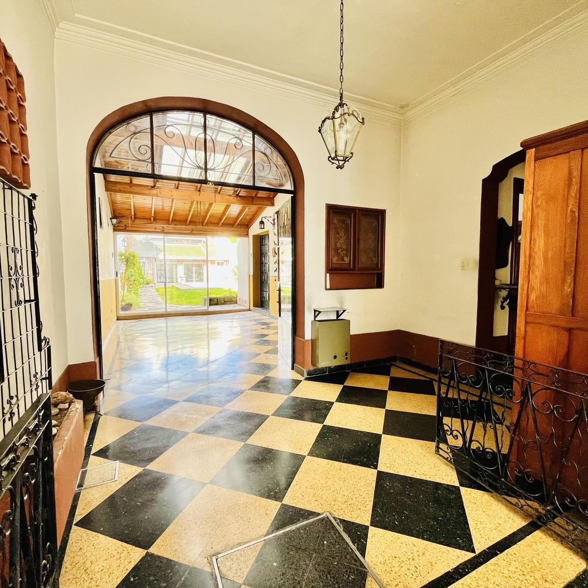 Venta Casa 7 Ambientes Jardín Piscina Villa Pueyrredon 1
