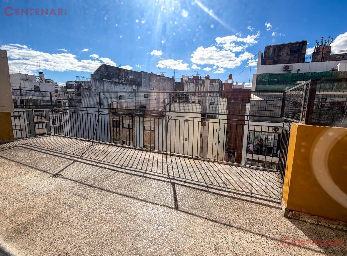 Foto de VENTA - DEPARTAMENTO - 3 AMBIENTES ESCRITORIO TERRAZA BALVANERA, imagen 1