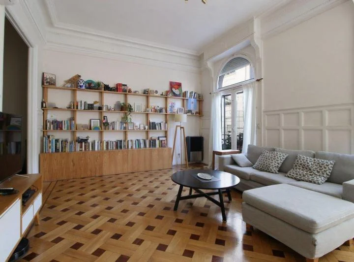 VENTA PISO DE ESTILO 4 AMB DOS PATIOS -DE ÉPOCA 2