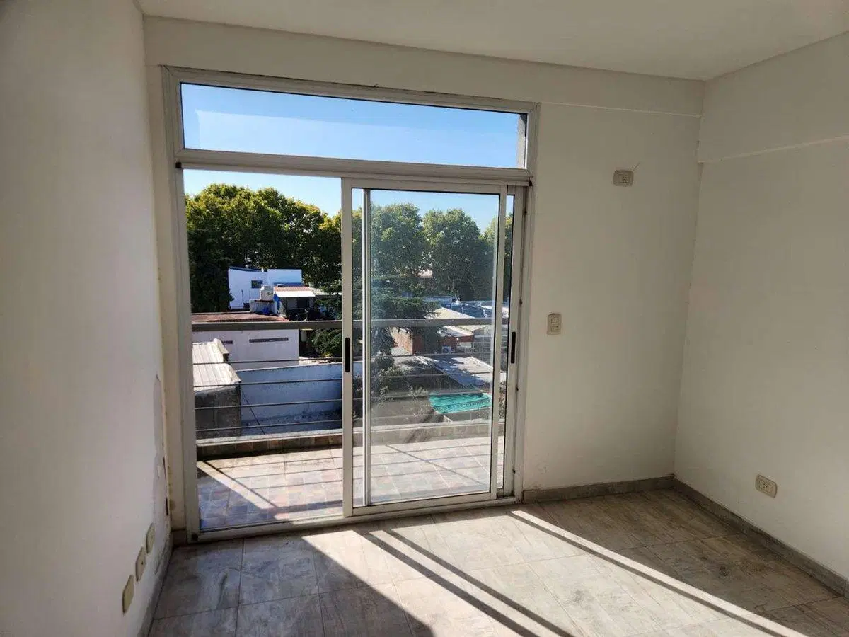 VENTA MONOAMBIENTE EN MONTE CASTRO BALCON 5