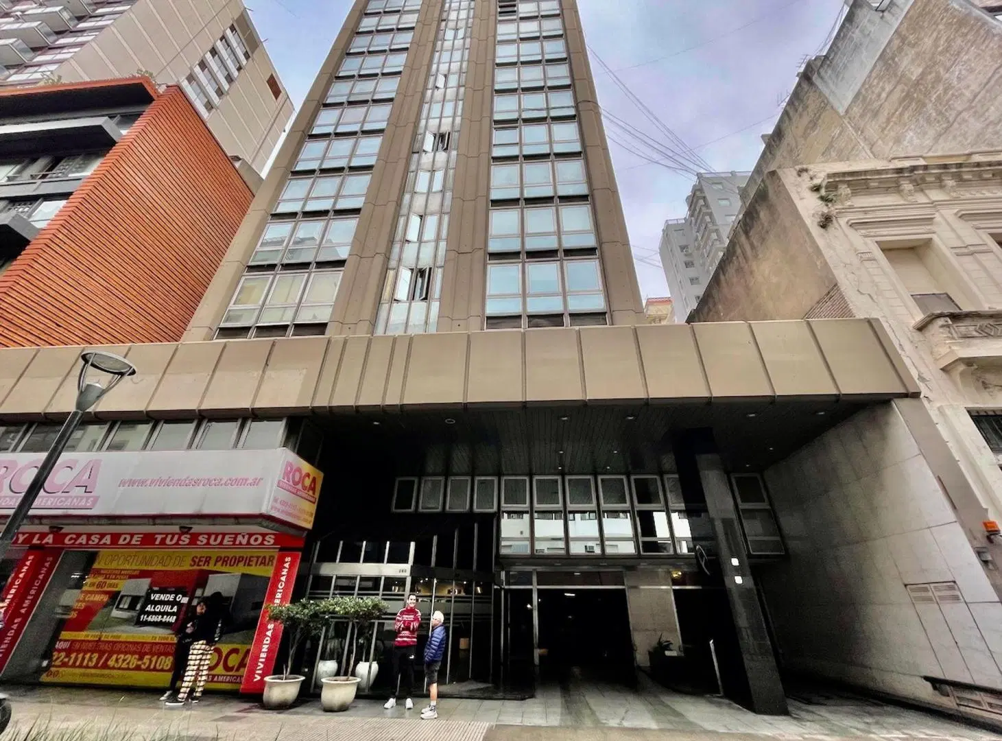 COCHERA DOBLE FIJA. MICROCENTRO. AMPLIA. OPORT. 3