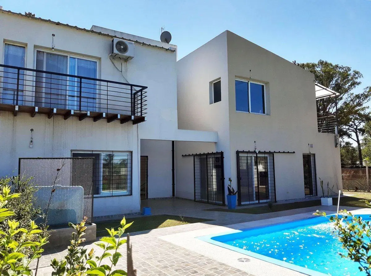 Casa quinta moderna 320 m2 + pileta + chocheras 3