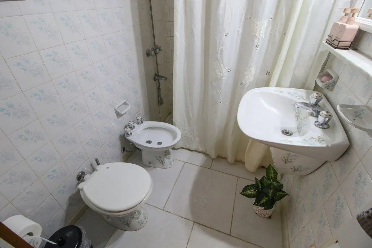 CASA 5 AMBIENTES CON PATIO SAN ANDRES BARRIO GOLF 5