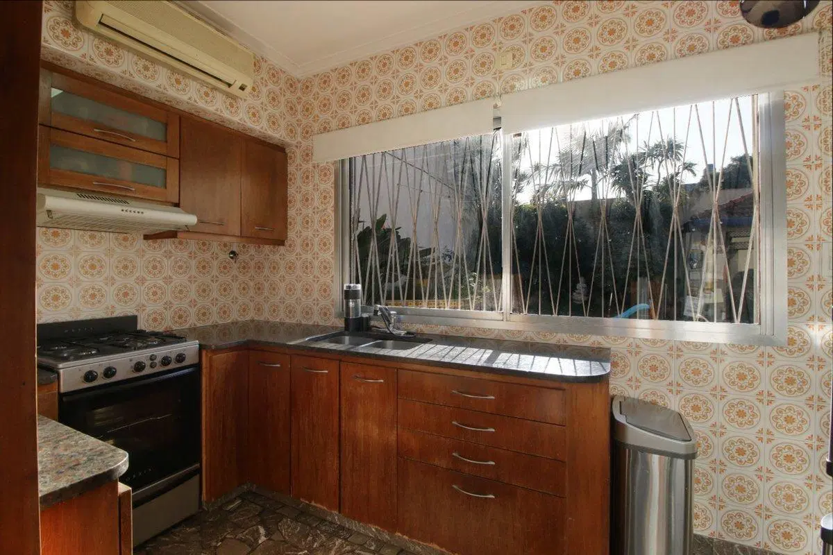 CASA 5 AMBIENTES CON PATIO SAN ANDRES BARRIO GOLF 2