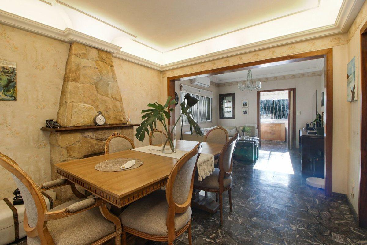 CASA 5 AMBIENTES CON PATIO SAN ANDRES BARRIO GOLF