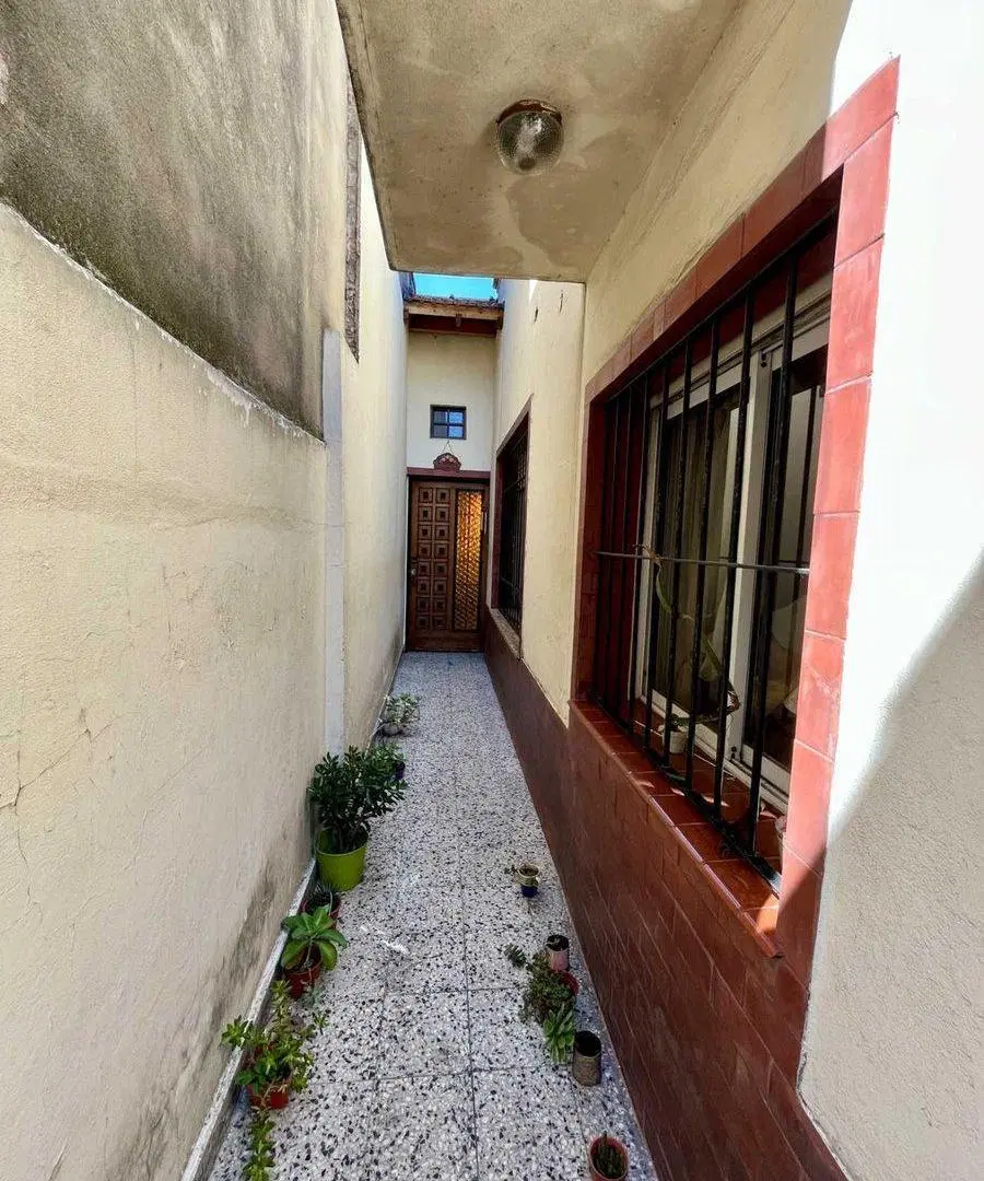 Casa 3 o 4 amb a refaccionar en venta - Temperley 3
