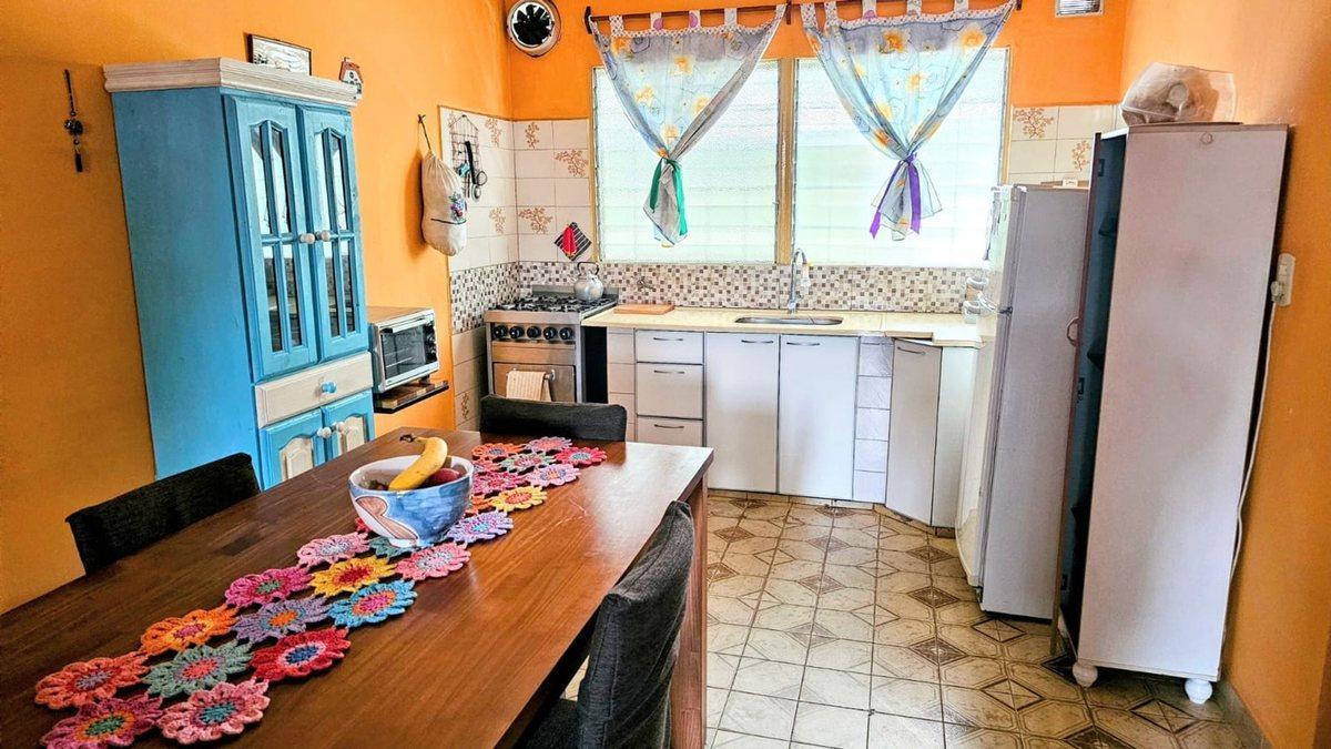 CASA DE DOS PLANTAS A LA VENTA -PRESIDENTE DERQUI-