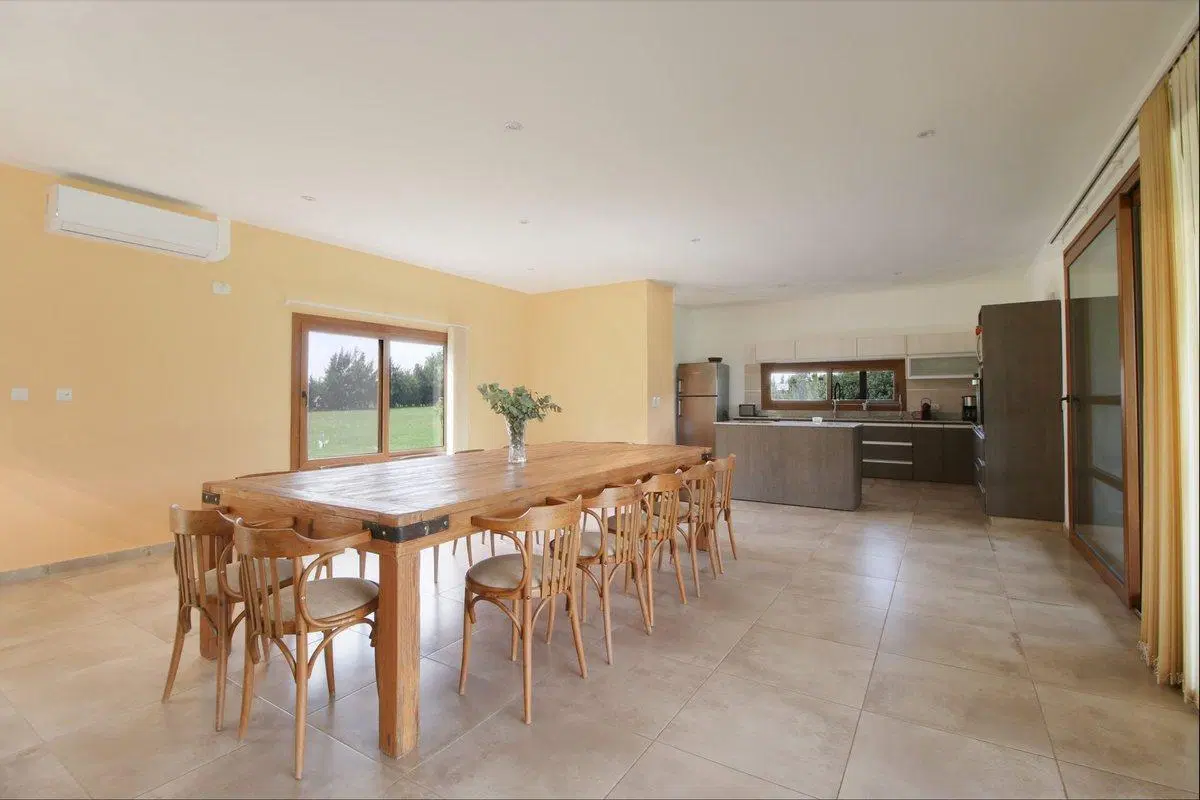 LOTE CON CASA 5 AMB PILETA TENIS LOMA ESCONDIDA 4