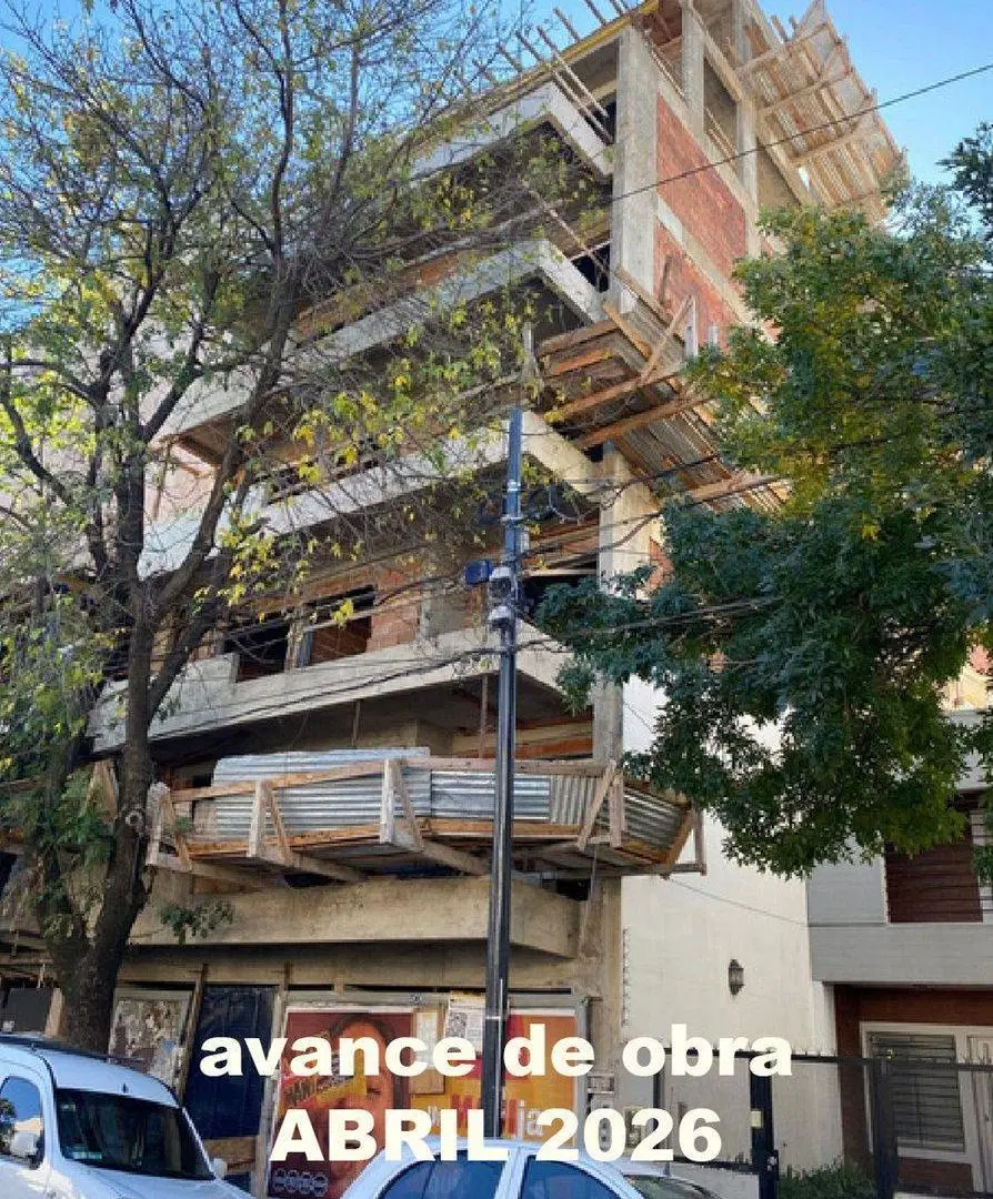 Venta 3 Ambientes 2 baños Comp. Balcón Coghlan 5