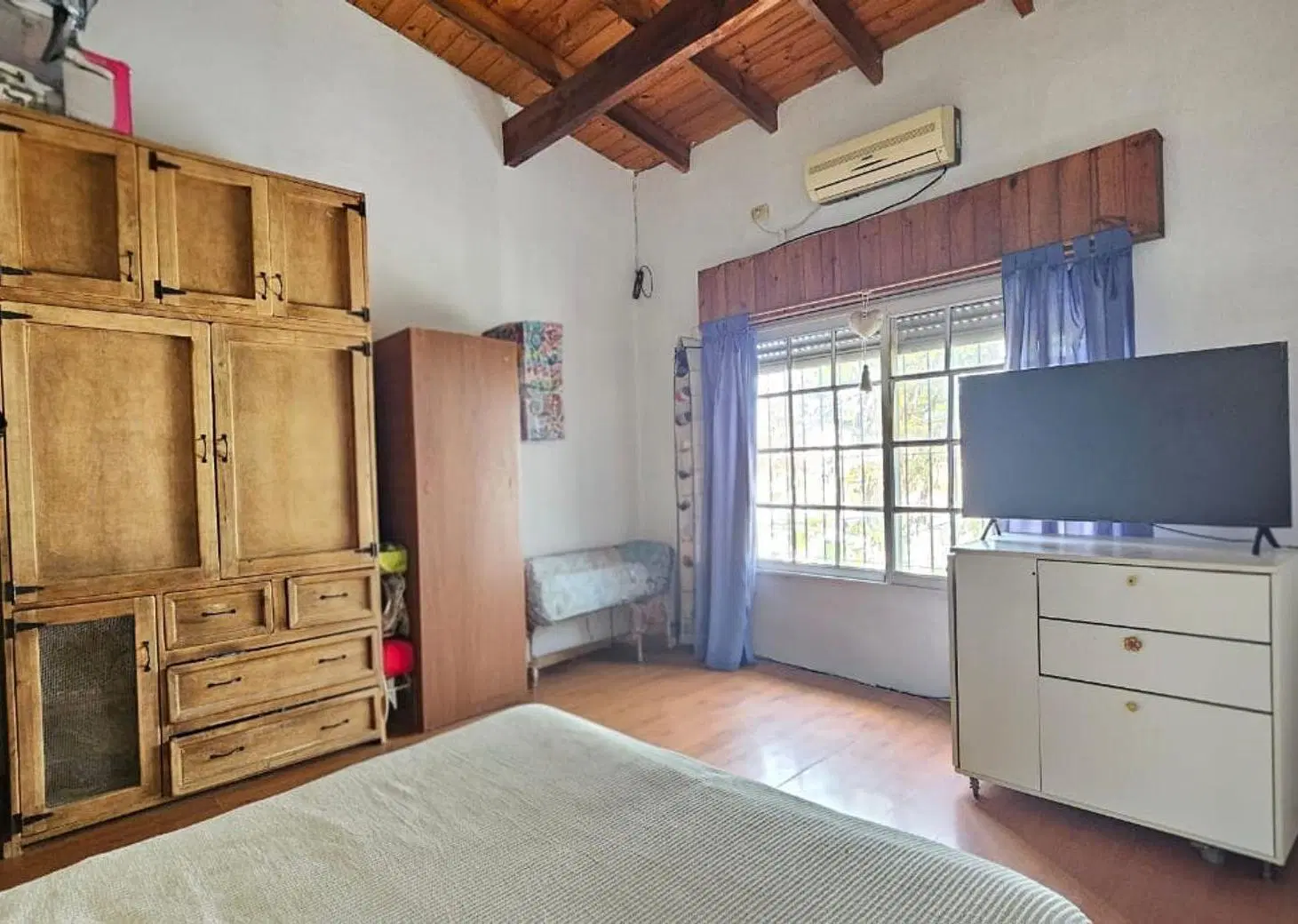 Venta en Bloque casa mas Local. Muñiz. San Miguel 5