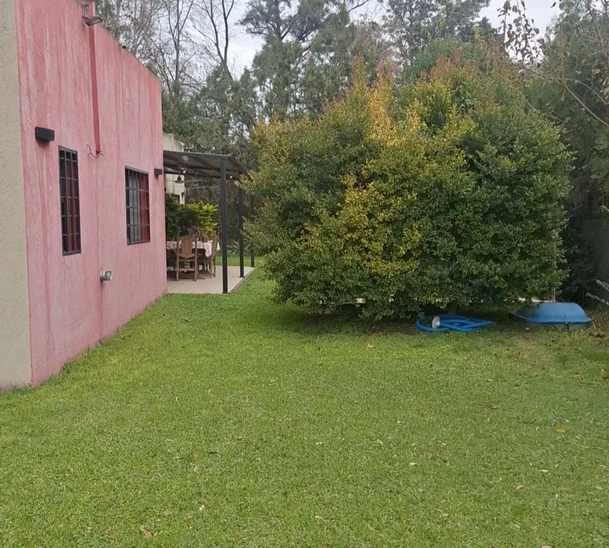 HERMOSA CASA EN VENTA - JARDÍN/PILETA - MASCHWITZ. 2