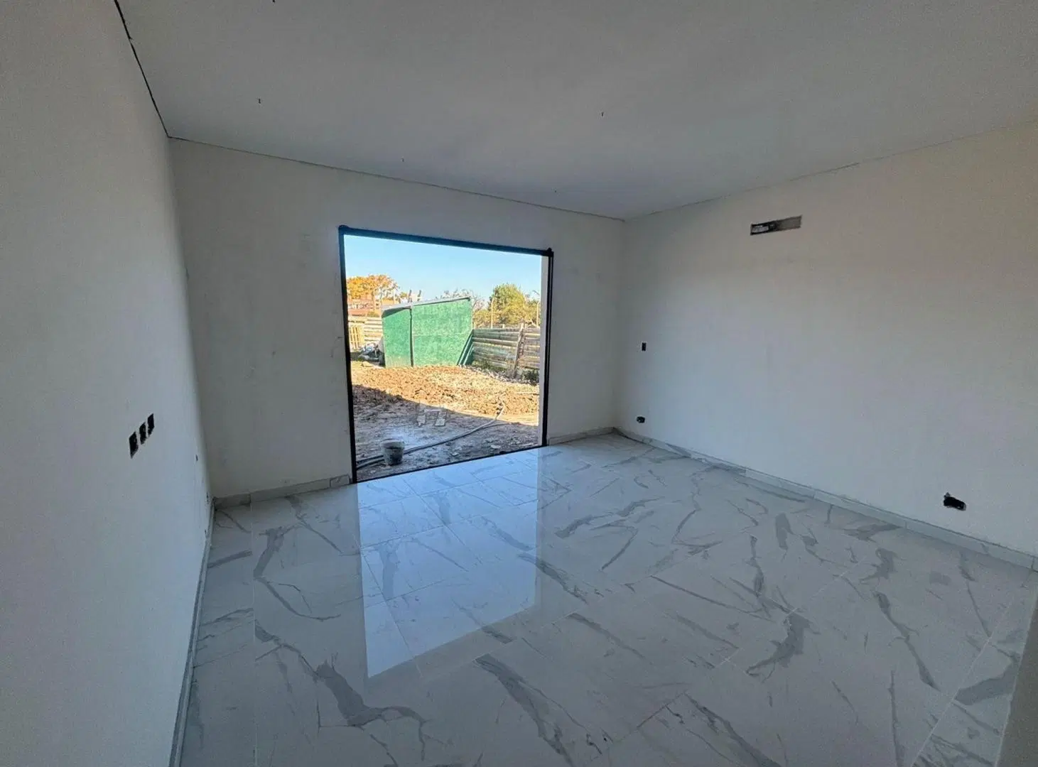 VENTA CASA 5 AMB. SAN SEBASTIAN A ESTRENAR PERMUTA 4