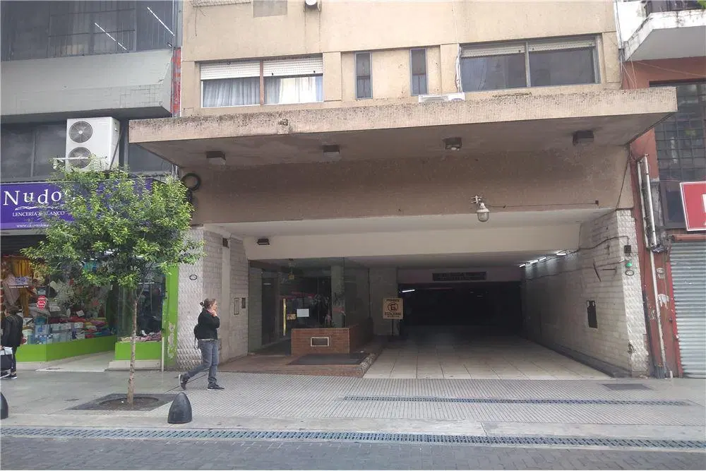 VENTA COCHERA BARRIO ONCE OPORTUNIDAD 4