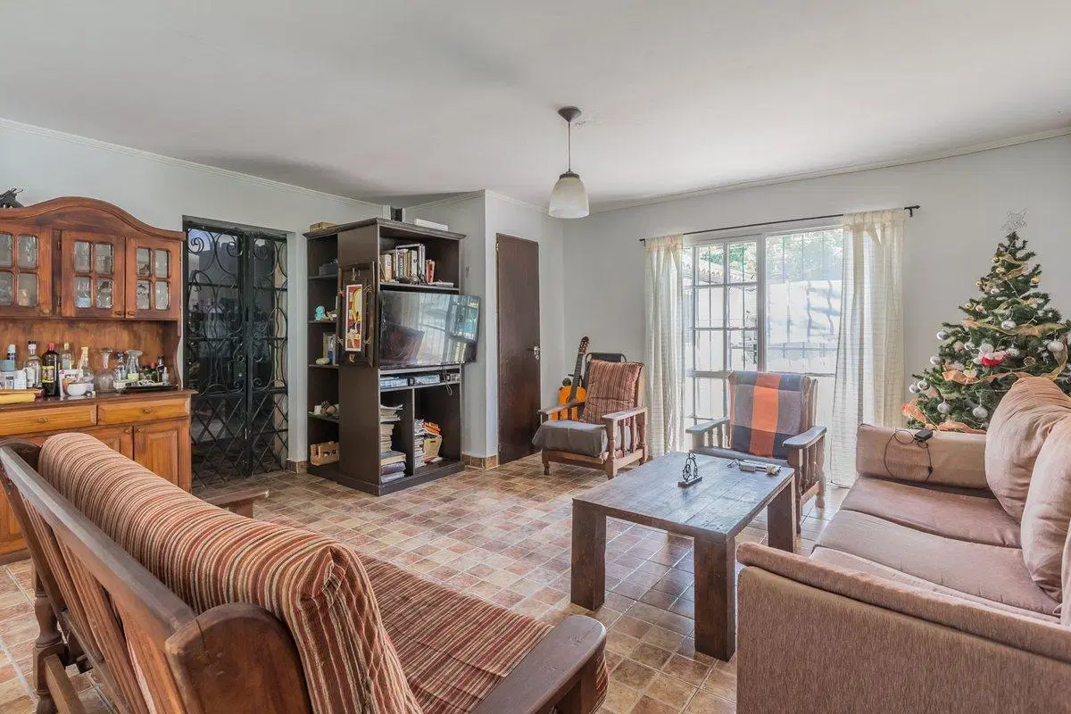 VENTA DON TORCUATO CASA 5 AMB PILETA Y GRAN PARQUE 2