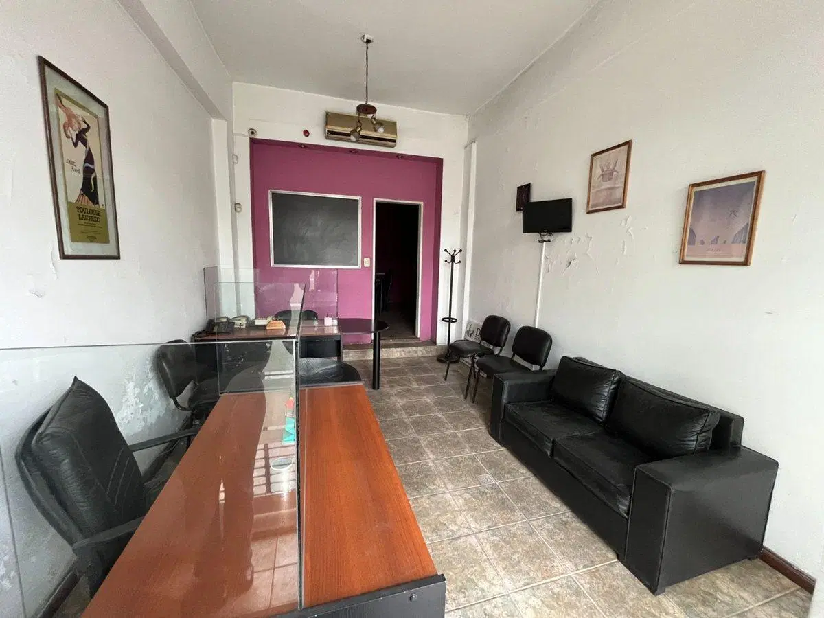 Local/oficina 2 ambientes en venta en Banfield 2