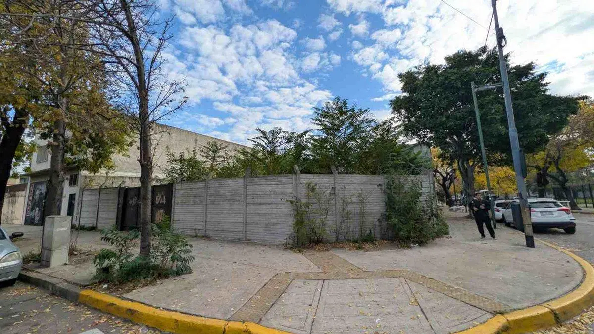 VENTA LOTE EN ESQUINA POMPEYA 4