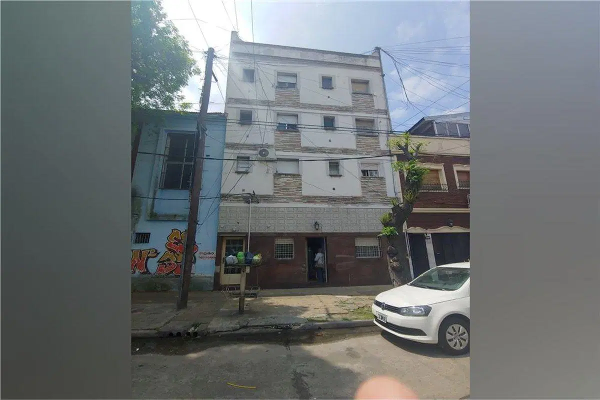 VENTA PH 2 AMB 27 m2 1ER PISO OPORTUNIDAD SARANDI 4