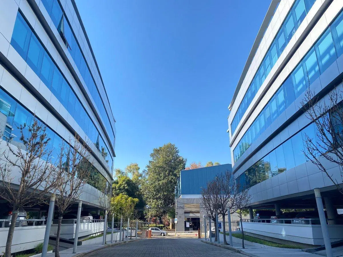 ALQUILER OFICINAS PREMIUM MASTER OFFICE LIBERTADOR 4
