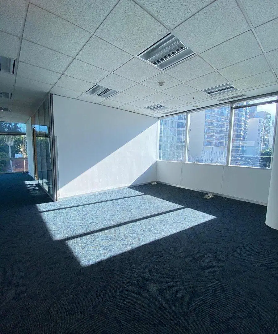 ALQUILER OFICINAS PREMIUM MASTER OFFICE LIBERTADOR 5