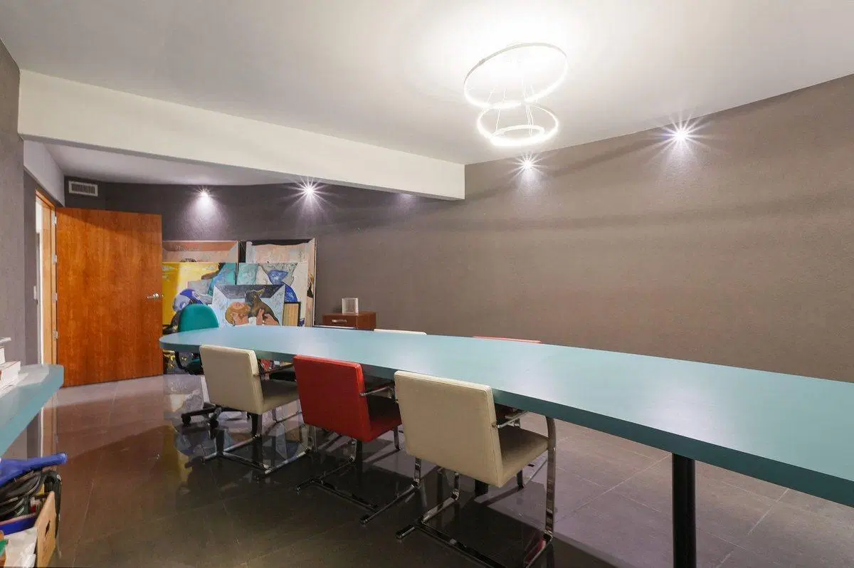 VENTA LOCAL COMERCIAL COLEGIALES SOBRE AVENIDA 4