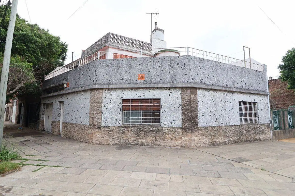 VENTA CASA EN ESQUINA 4 AMB TERRAZA Y PATIO 4