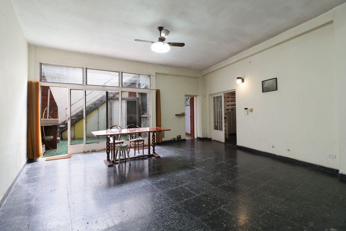 Foto de VENTA CASA EN ESQUINA 4 AMB TERRAZA Y PATIO, imagen 5