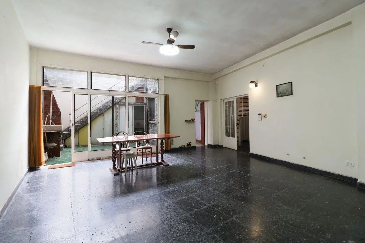 VENTA CASA EN ESQUINA 4 AMB TERRAZA Y PATIO 5