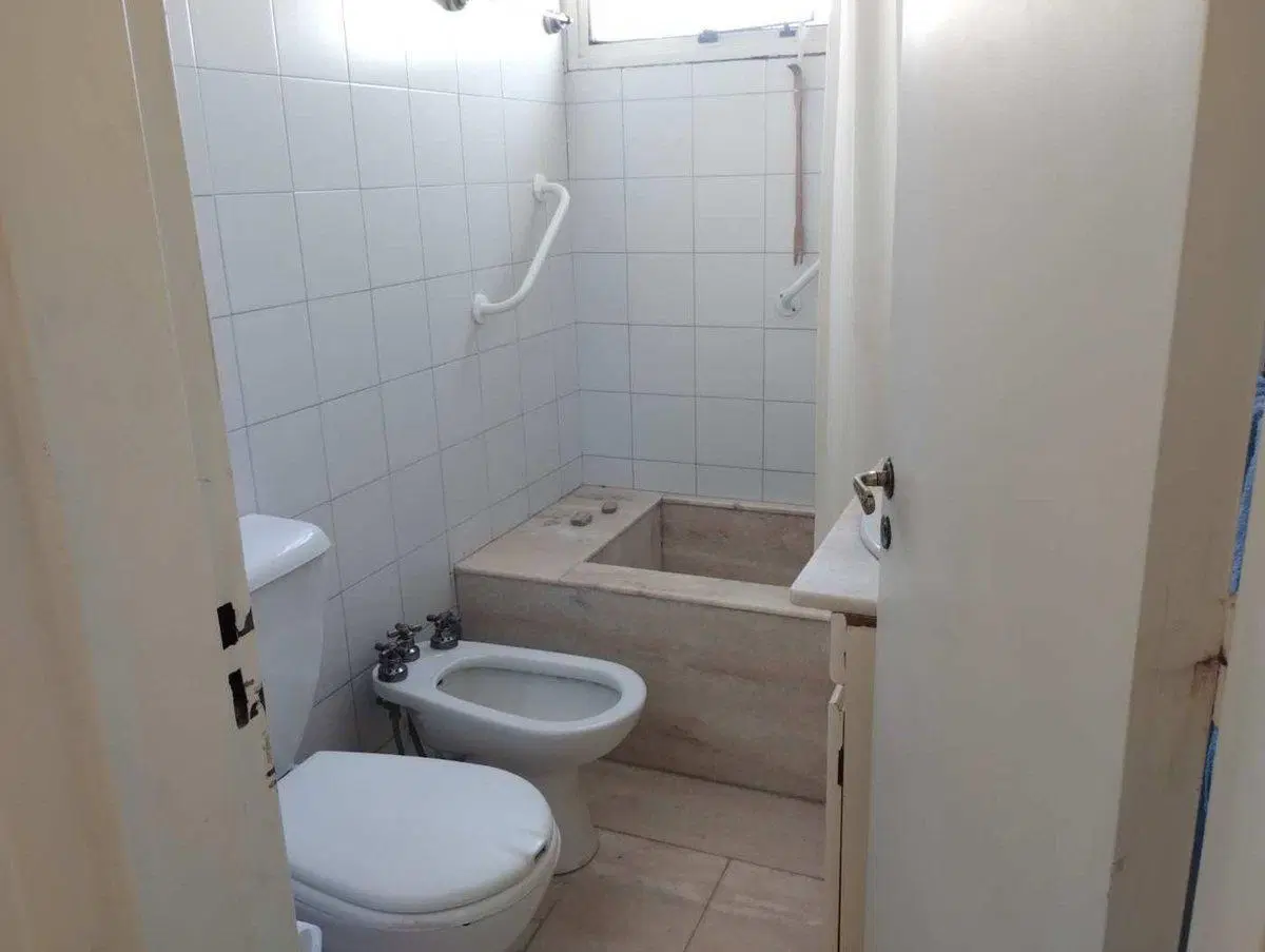 Departamento de 3 Ambientes Amplio-.Lacroze 1900 5