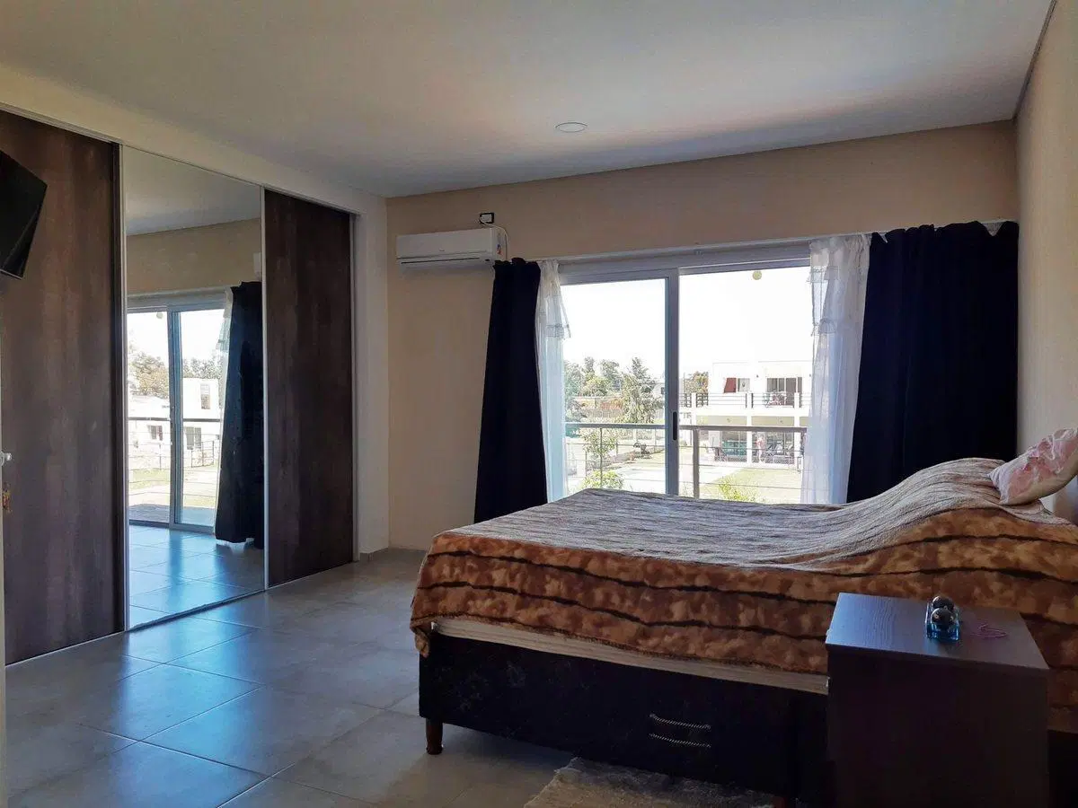 Casa quinta moderna 320 m2 + pileta + chocheras 3