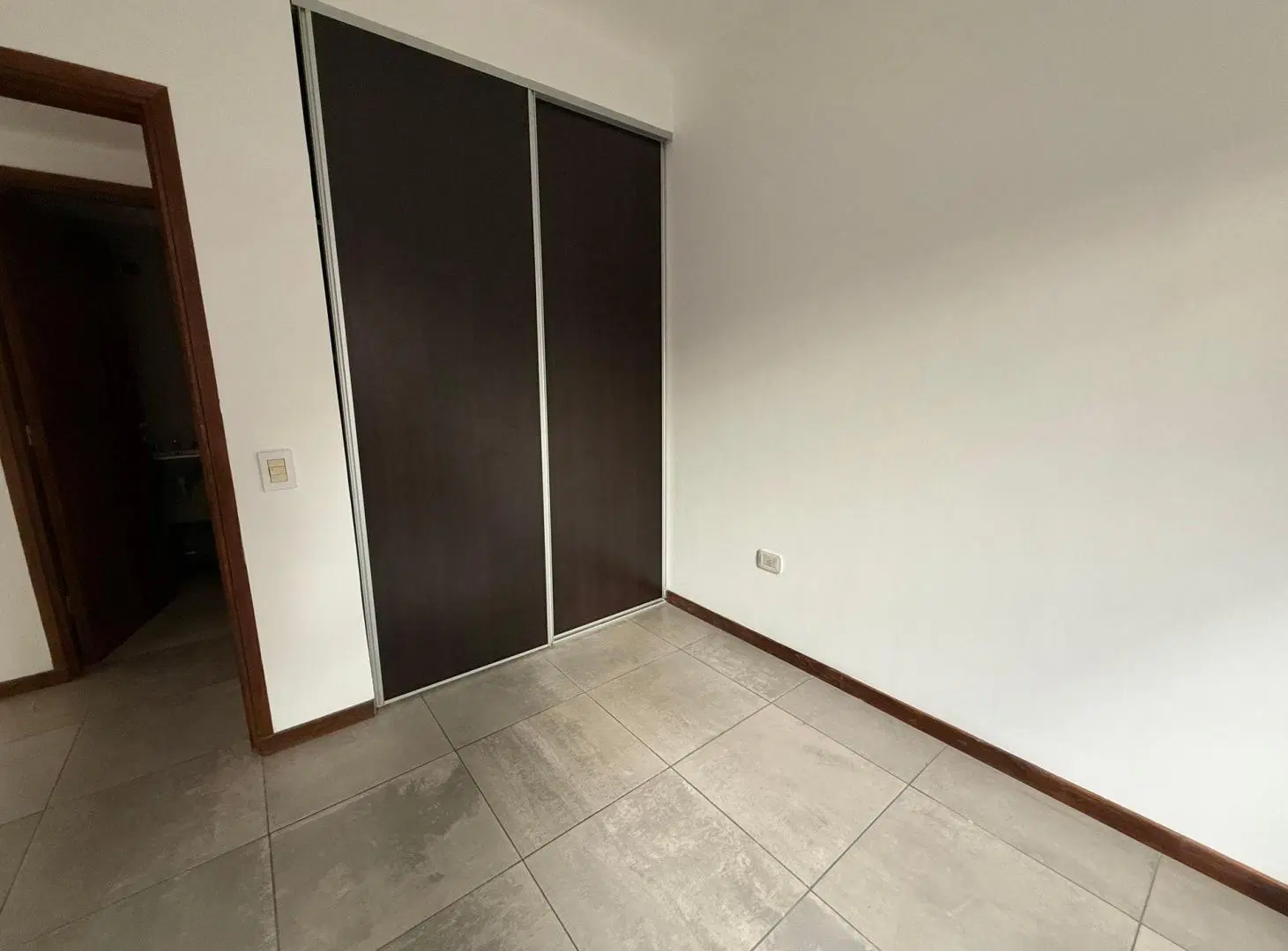 ALQUILER  DEPTO 2/3 AMBIENTES CON BALCON Y PATIO 5