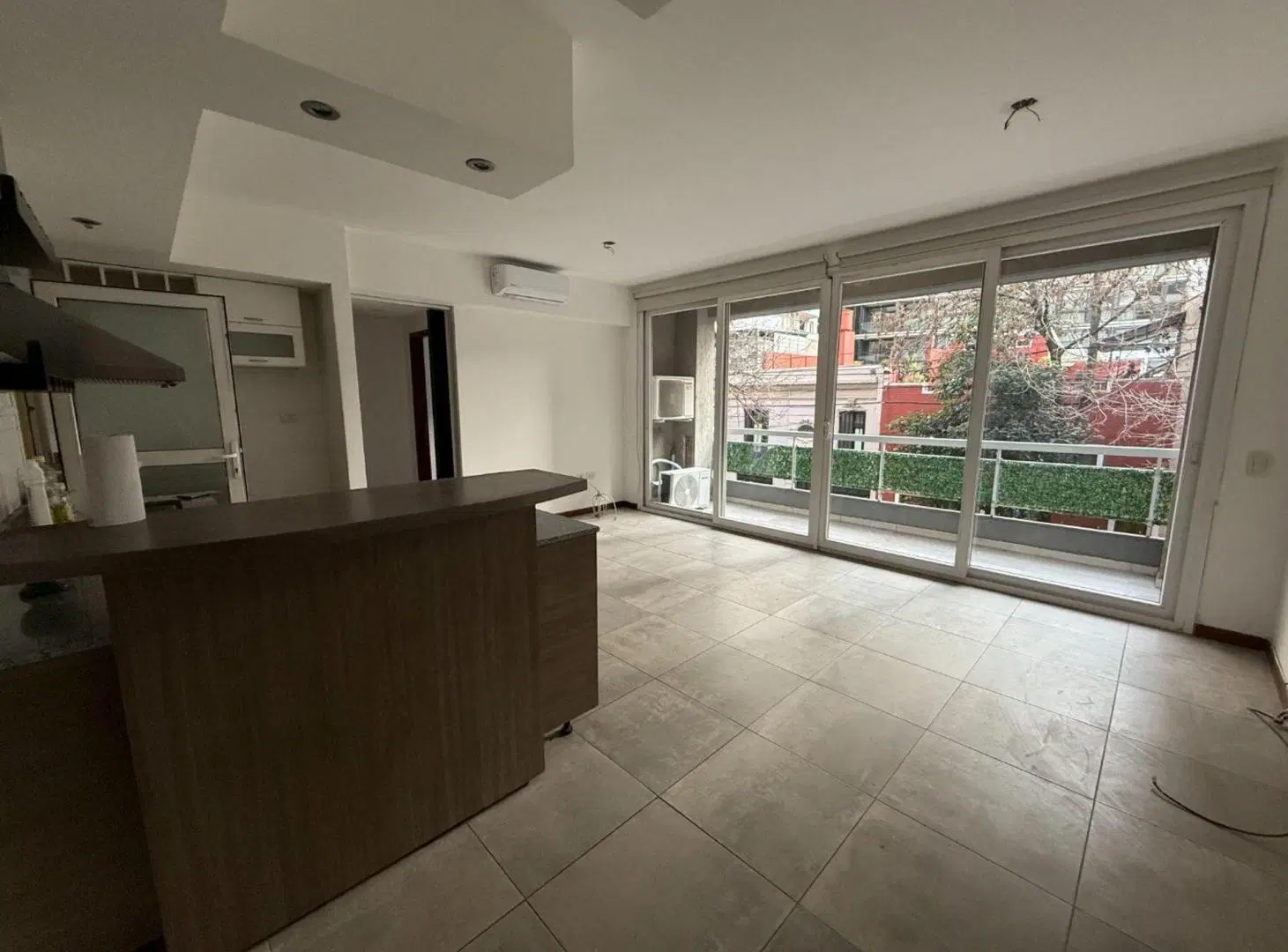 ALQUILER  DEPTO 2/3 AMBIENTES CON BALCON Y PATIO 2