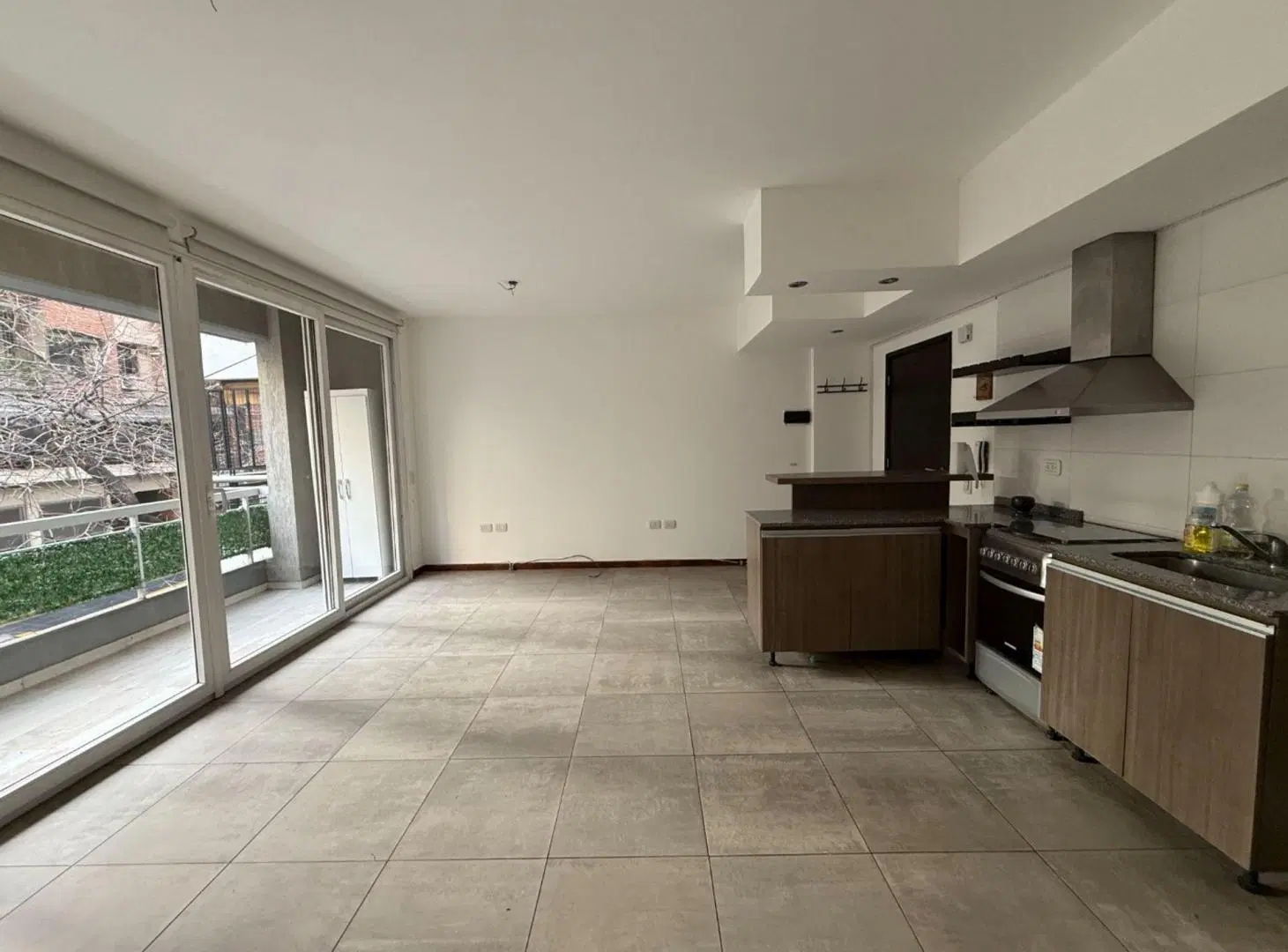 ALQUILER  DEPTO 2/3 AMBIENTES CON BALCON Y PATIO 4